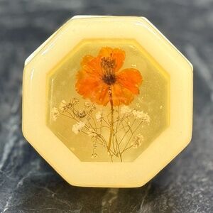DESIGN GIFTS INTERN’L INC. Floral Jewelry/Trinket Box